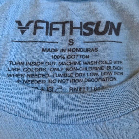 “California” beach setting t-shirt - Picture 2 of 2